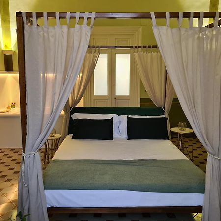 Toscano Palace Luxury Rooms คาตาเนีย ภายนอก รูปภาพ