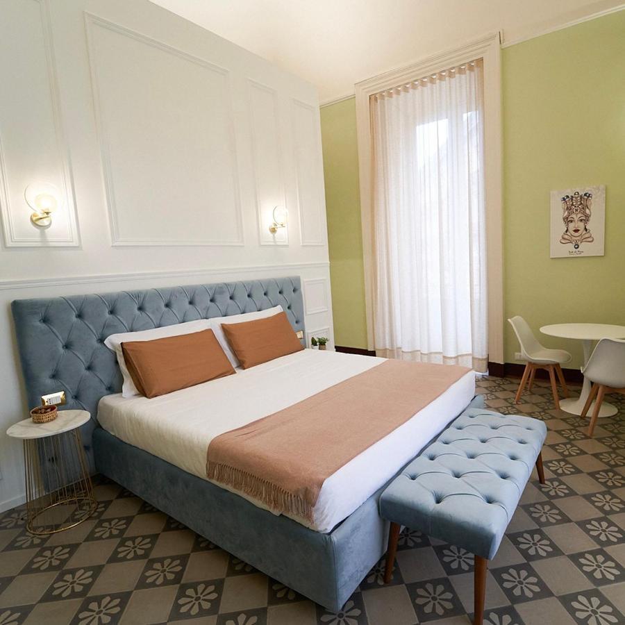 Toscano Palace Luxury Rooms คาตาเนีย ภายนอก รูปภาพ