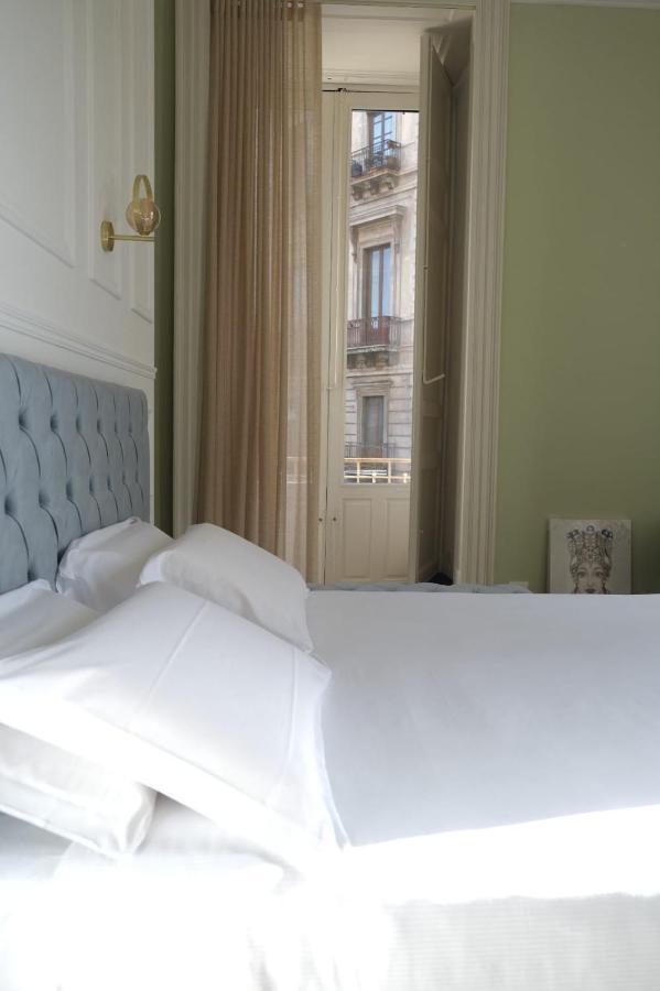 Toscano Palace Luxury Rooms คาตาเนีย ภายนอก รูปภาพ