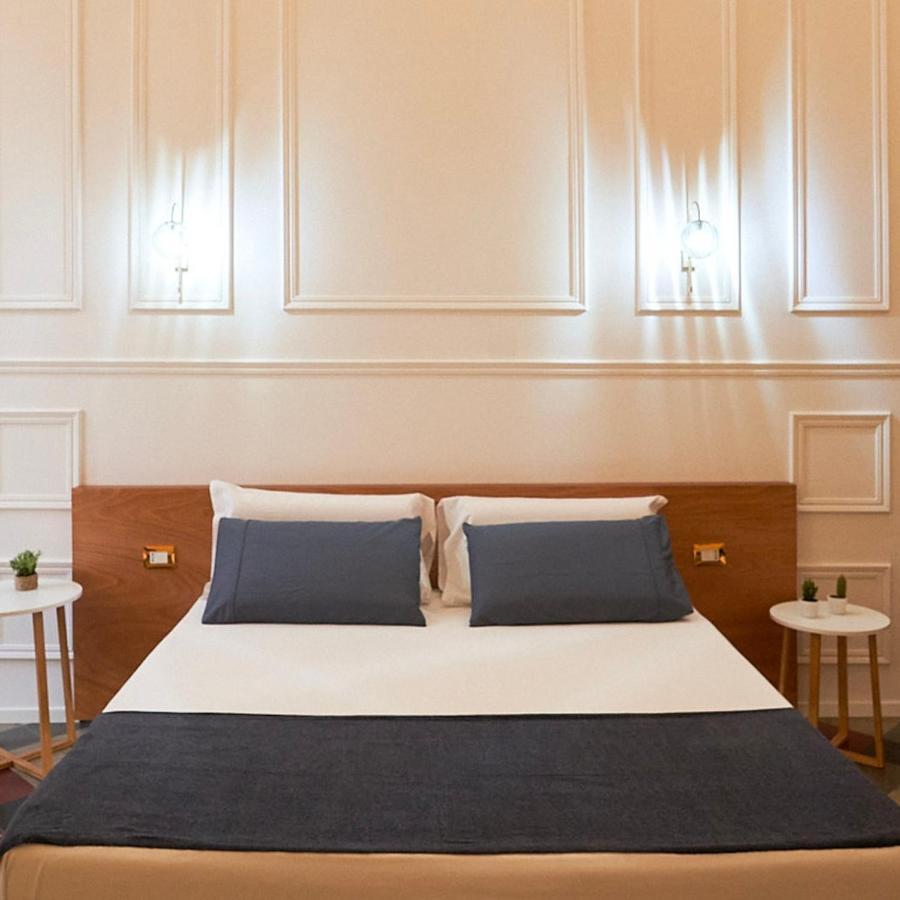 Toscano Palace Luxury Rooms คาตาเนีย ภายนอก รูปภาพ