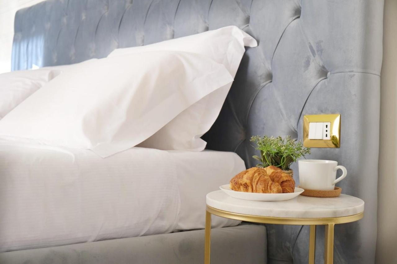 Toscano Palace Luxury Rooms คาตาเนีย ภายนอก รูปภาพ