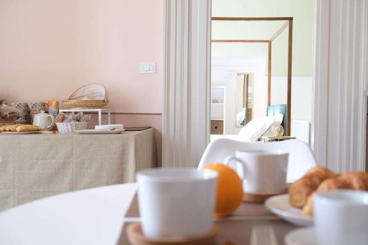 Toscano Palace Luxury Rooms คาตาเนีย ภายนอก รูปภาพ