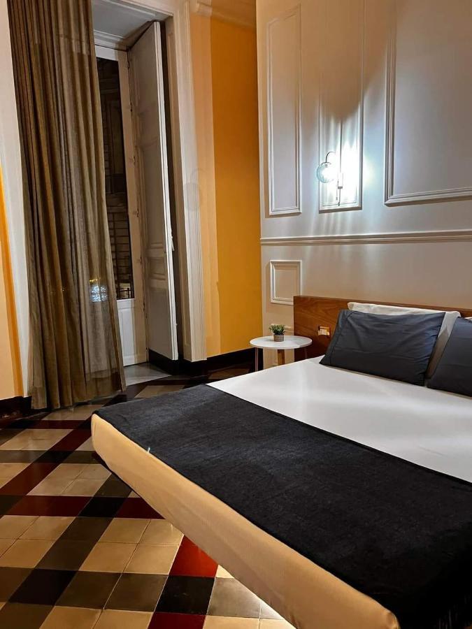 Toscano Palace Luxury Rooms คาตาเนีย ภายนอก รูปภาพ