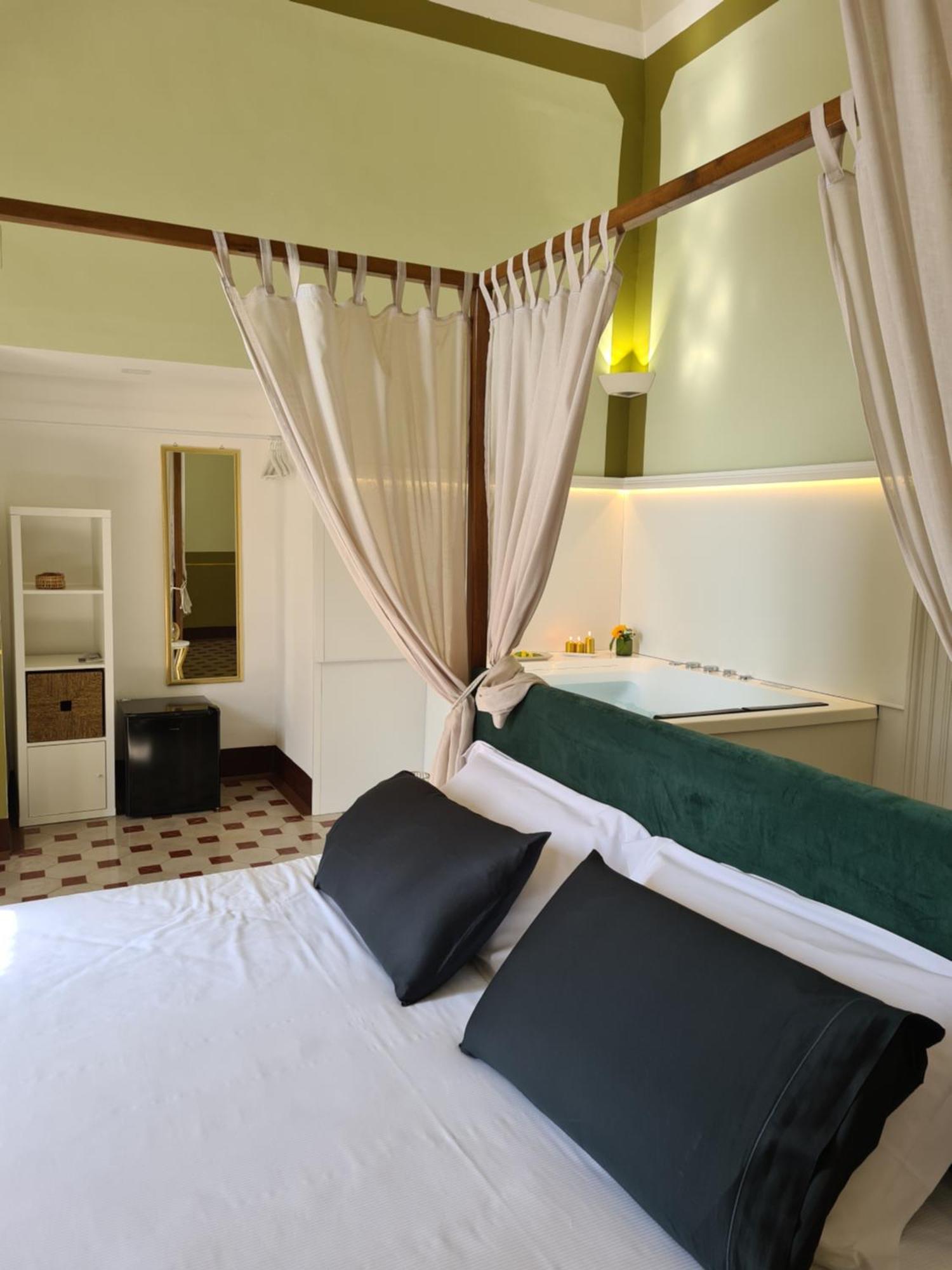 Toscano Palace Luxury Rooms คาตาเนีย ภายนอก รูปภาพ