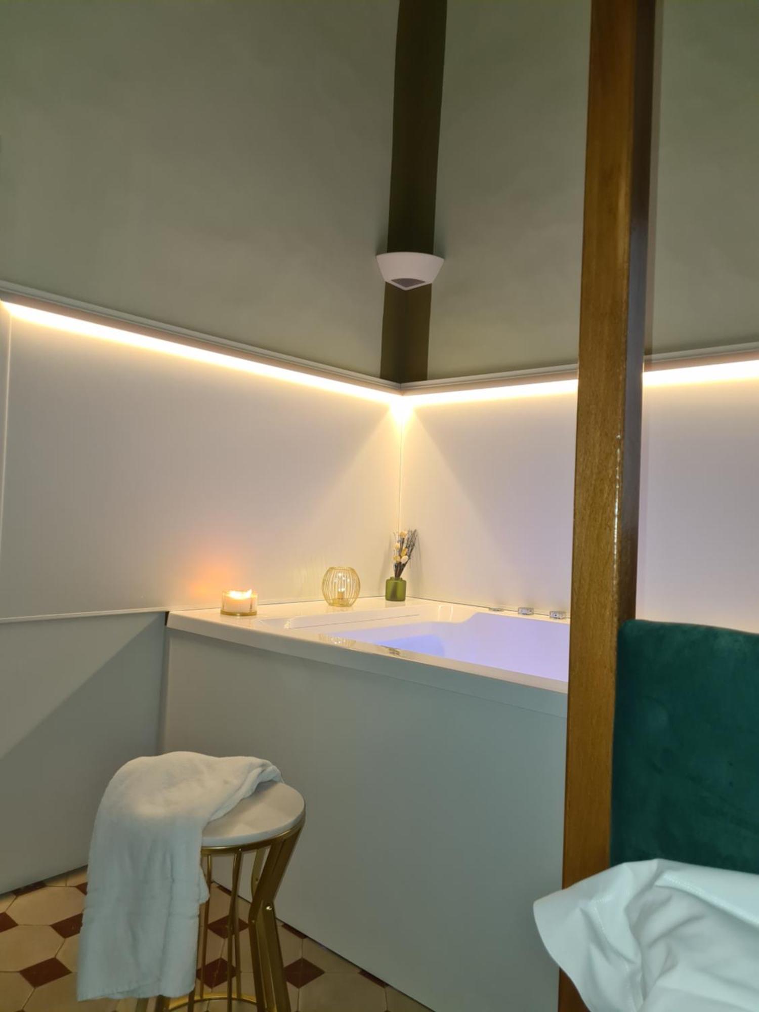 Toscano Palace Luxury Rooms คาตาเนีย ภายนอก รูปภาพ