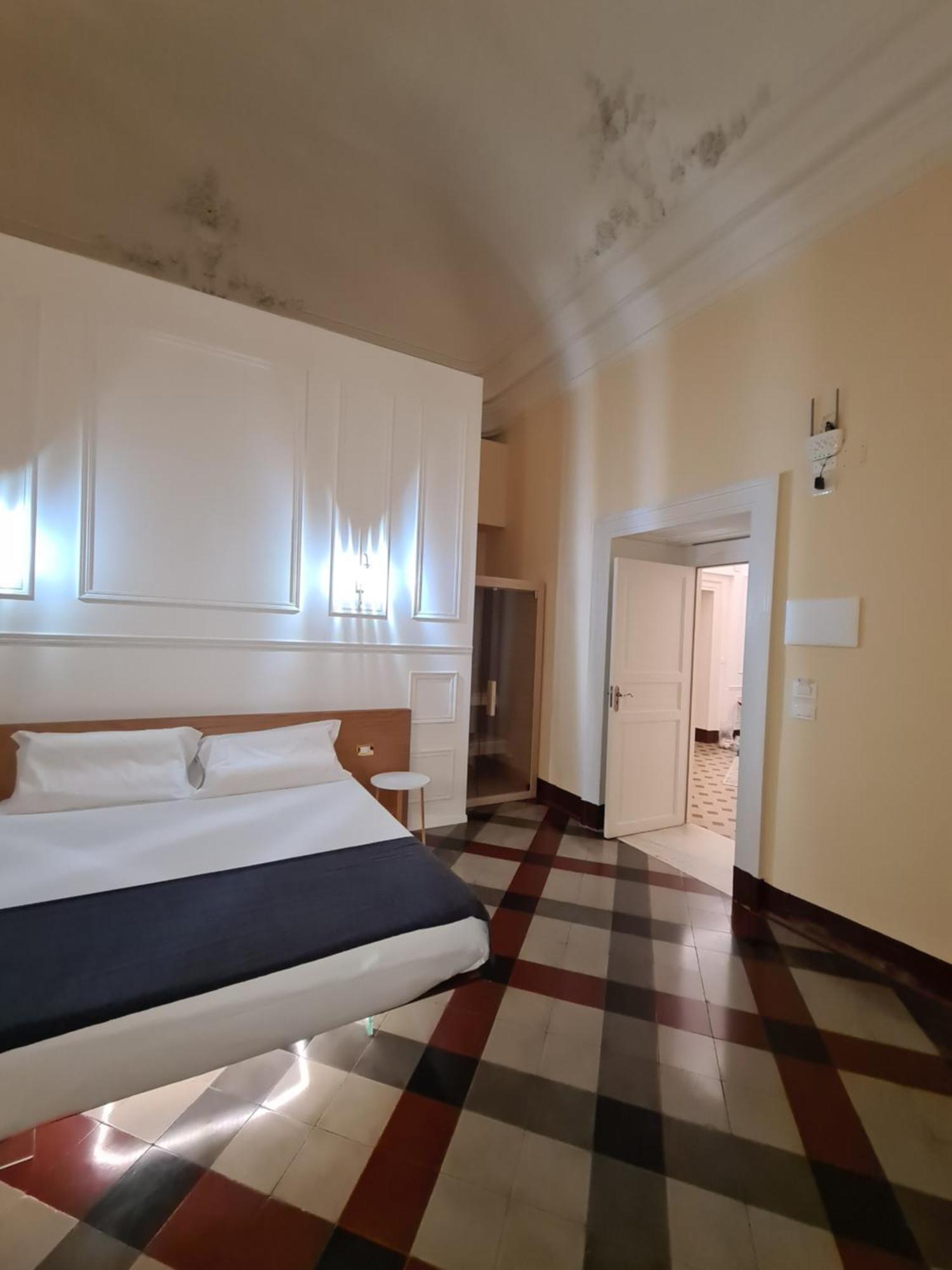 Toscano Palace Luxury Rooms คาตาเนีย ภายนอก รูปภาพ
